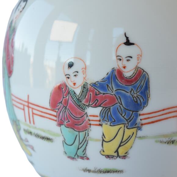 Charming Ceramic Ginger Jar - Handpainted Chinese Vase for Stunning Home Decor - Picture 7 of 10